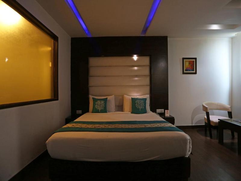 Capital O 7331 Hotel Downtown Нью-Дели Экстерьер фото
